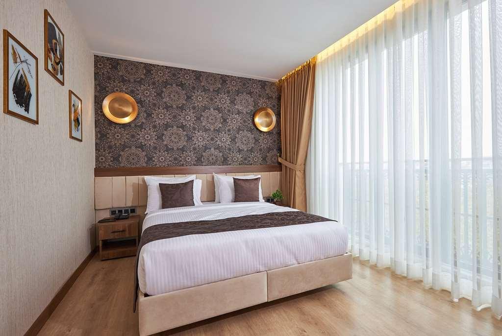 Operla Airport Hotels, Tm Istanbul Room photo